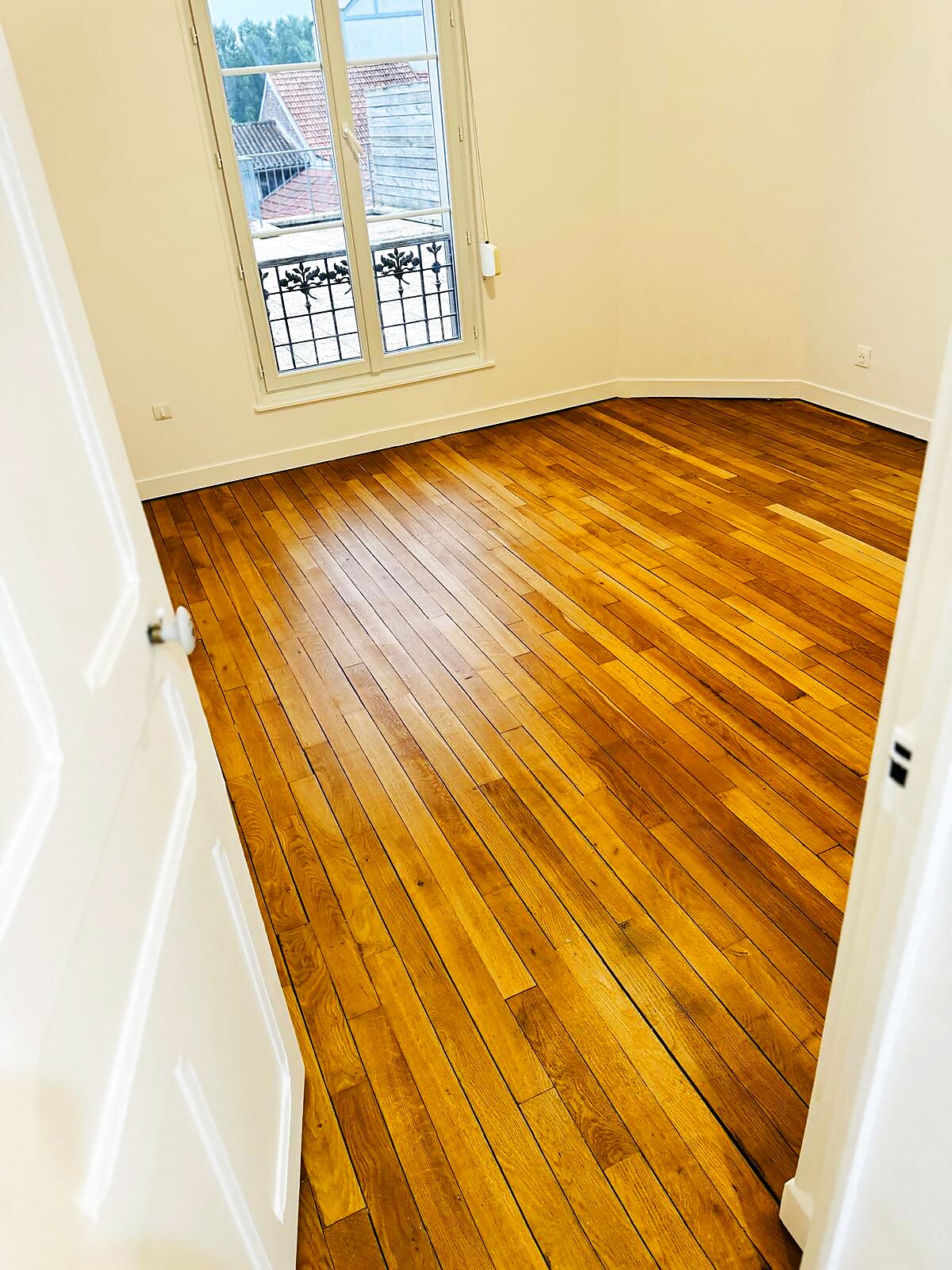 Après — Ponçage & vitrification de parquet à Paris & Île-de-France